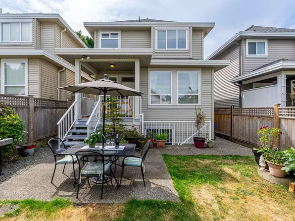 2914 152nd St, Surrey, BC V4P 3K4