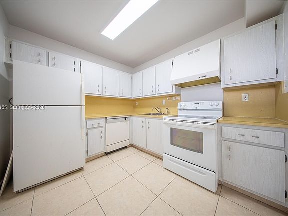 3rd image of 500 Three Islands Blvd APT 225