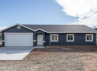 17719 E Trails End Rd, Mayer, AZ 86333