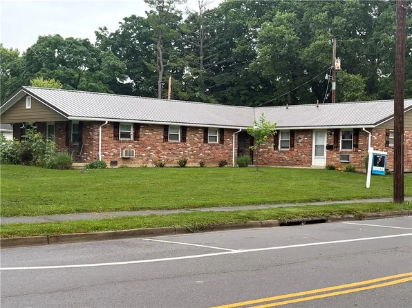 72 S Main St, Bellbrook, OH 45305