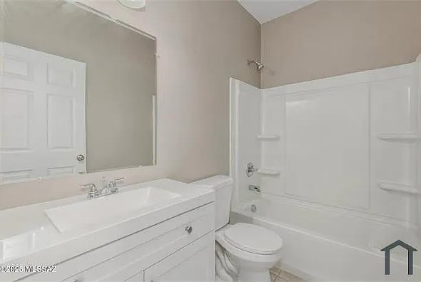 2 bed, 895 sqft, $1,450 — Photo 3