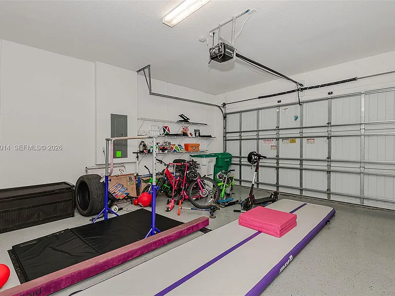 12835 Bayside Ct — Photo 35