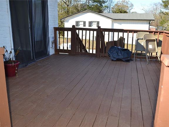 5th image of 555 Lee Byrd Rd