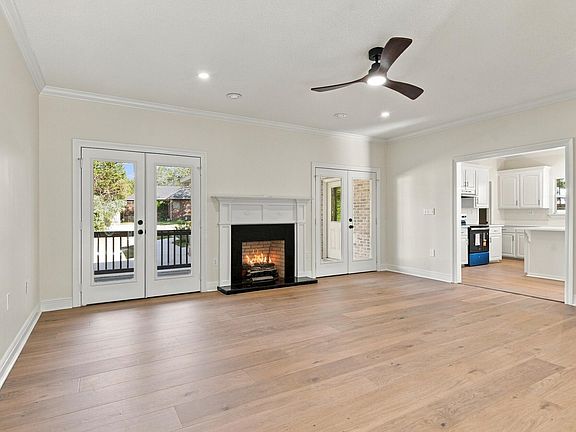 5th image of 266 Patrick Rd
