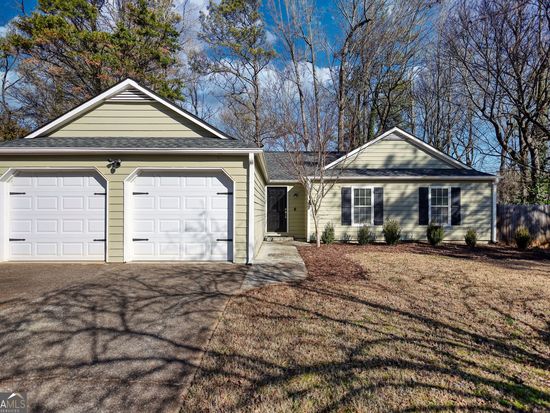 181 Colemans Bluff Dr, Woodstock, GA 30188