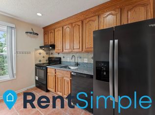 919 S Rolfe St APT B, Arlington, VA 22204