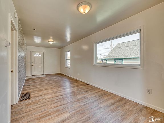 5th image of 815 Union St