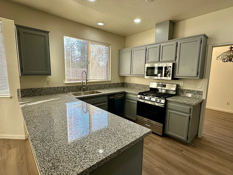 5807 Devon Dr — Photo 4