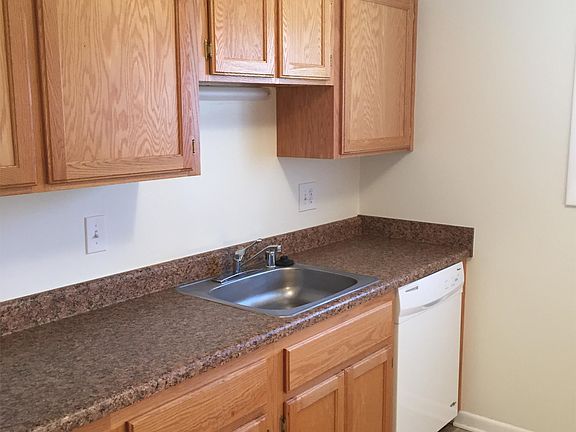 5th image of 129 Green St APT 9