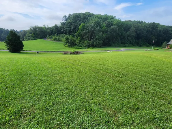 4744 Driftwood Ln, Louisville, TN 37777