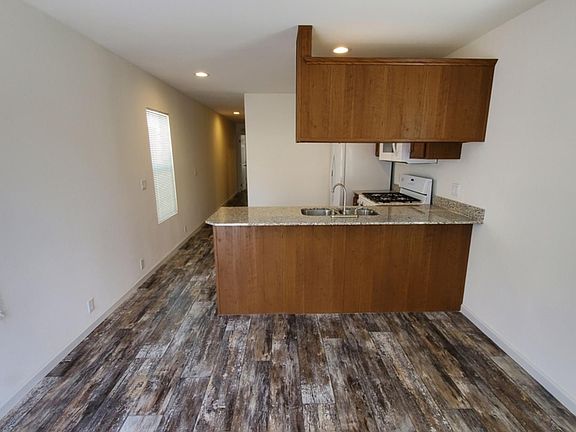 5th image of 850 W Mission Blvd #B56