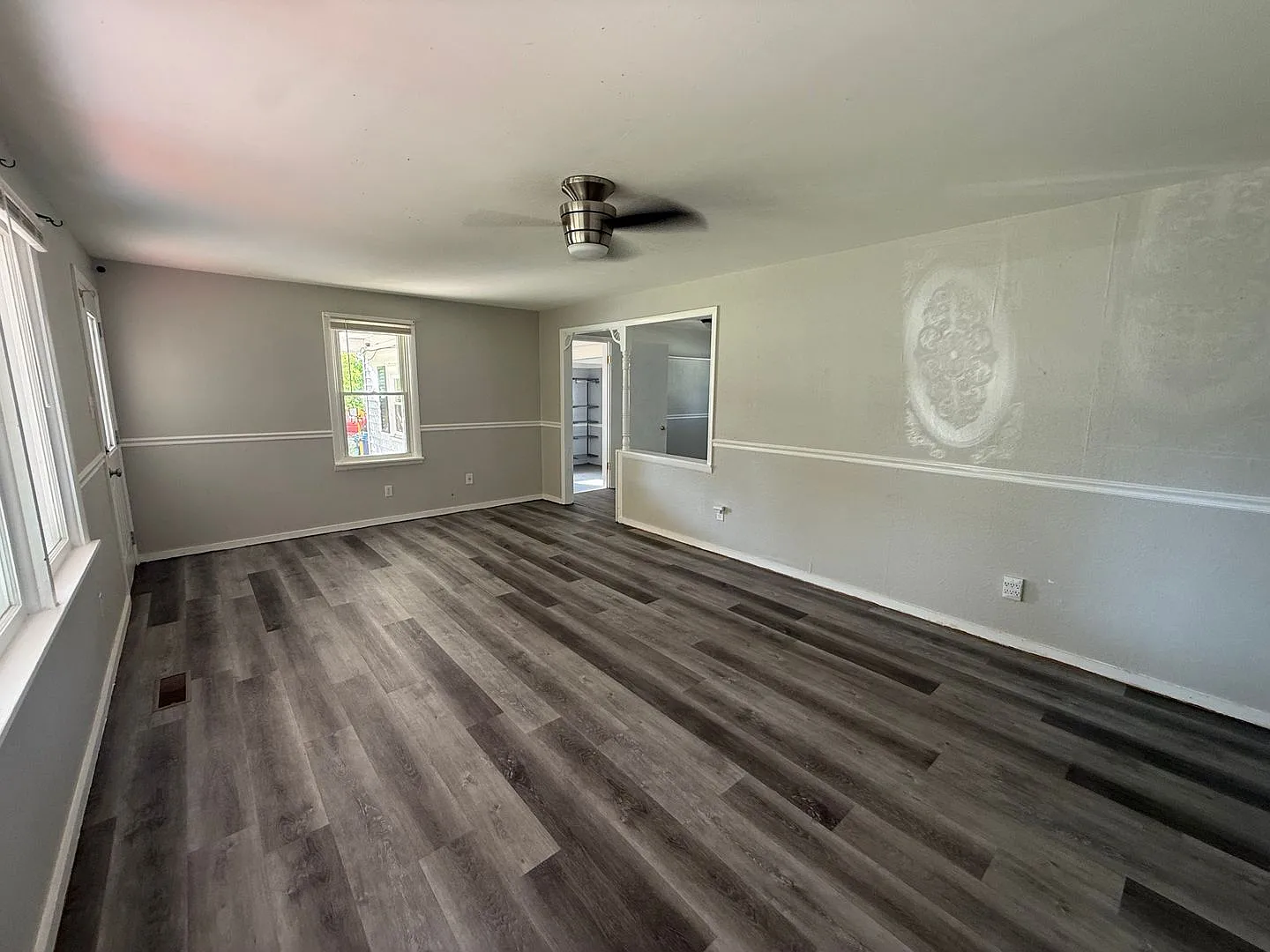 3 bedroom house in Benton — Photo 2