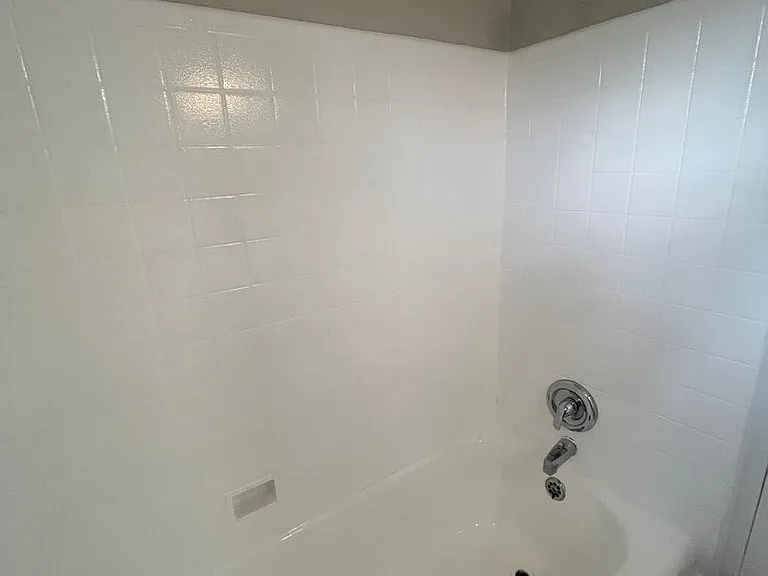 409 Laverne Ave — Photo 9