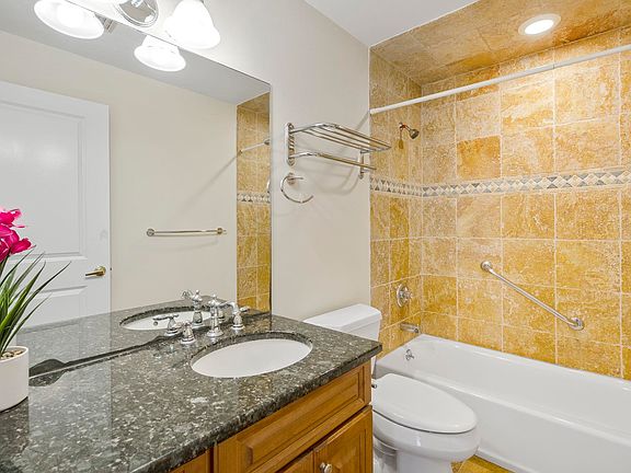 5th image of 63 Sussex St #7