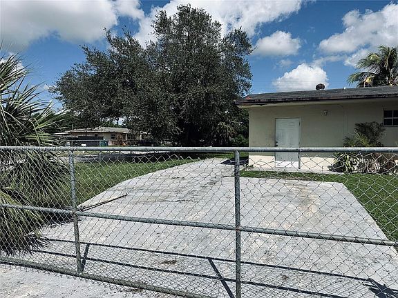 5th image of 3981 NW 176th Ter