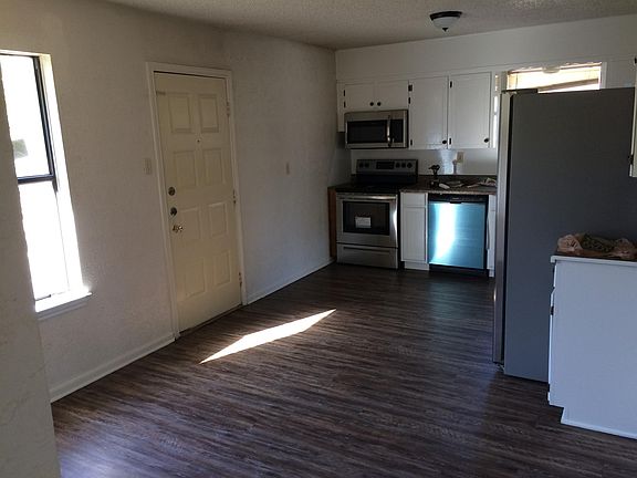 5th image of 2505 Chestnut Dr