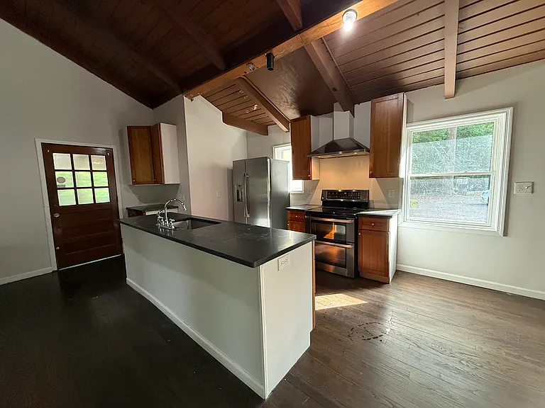 5655 Lake Forrest Dr NW — Photo 6