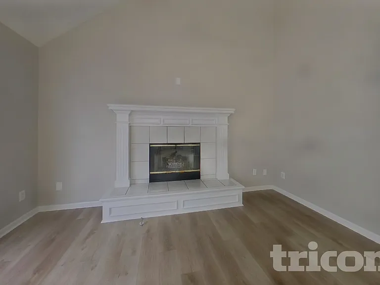 14960 W 154th St — Photo 2