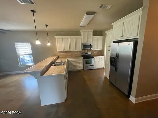 3 bed, 2.0 bath, 1500 sqft, $1,650 — Photo 3
