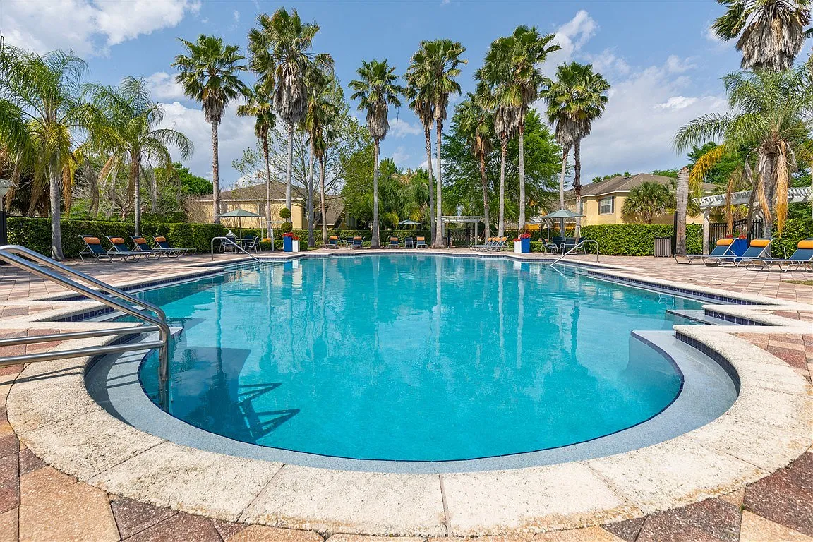 Citrus Tower Apartments — Photo 4