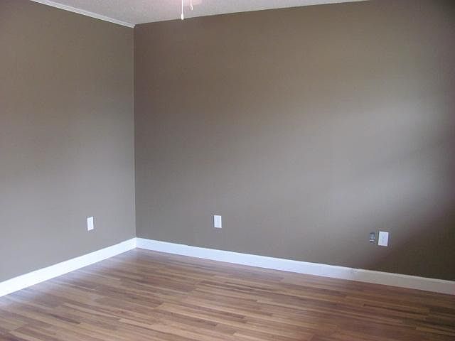 1st image of 415 N Knoxville Ave