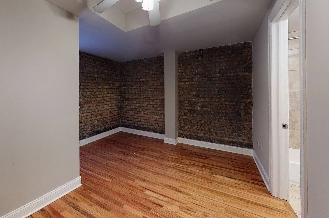 660 W. Barry — Photo 1