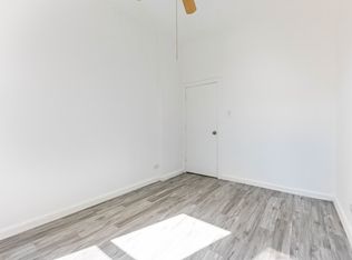 901 W 19th St #3, Chicago, IL 60608