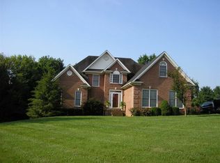 323 Graystone Ln, Bowling Green, KY 42103