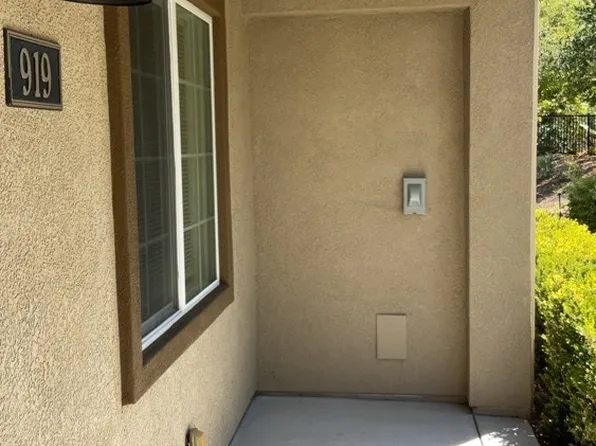 919 Bay Leaf Dr, San Luis Obispo, CA 93401