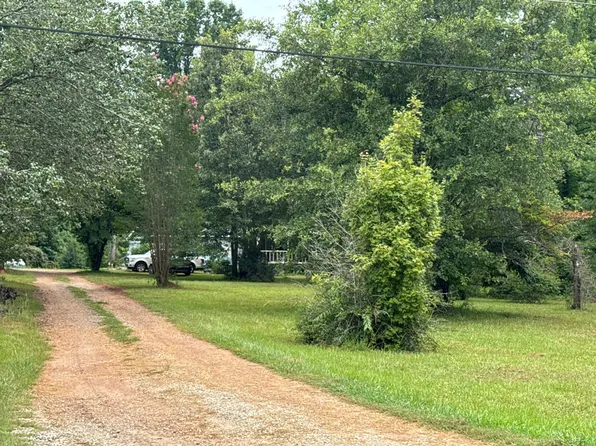2292 N Walkers Mill Rd, Griffin, GA 30223