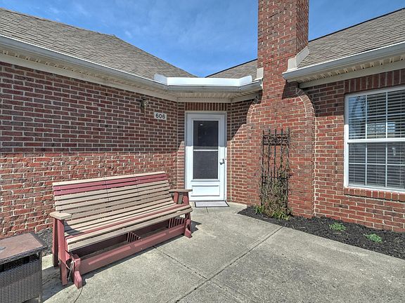 2nd image of 606 Hampton Woods Dr