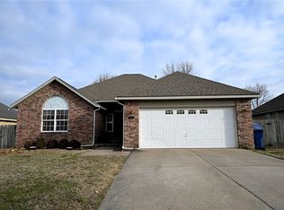 709 Amanda Dr, Siloam Springs, AR 72761