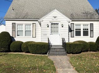 33 Pembroke Ave, Pittsfield, MA 01201