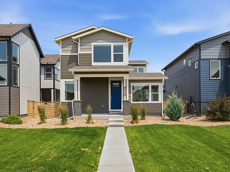5230 Rendezvous Pkwy — Photo 1