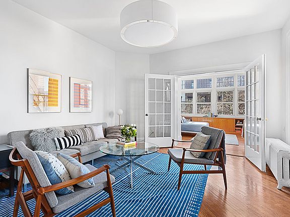 4th image of 38 Montgomery Pl APT 3