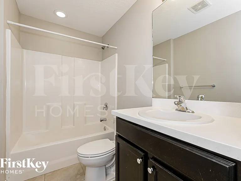 561 SE Brookside Ter — Photo 16