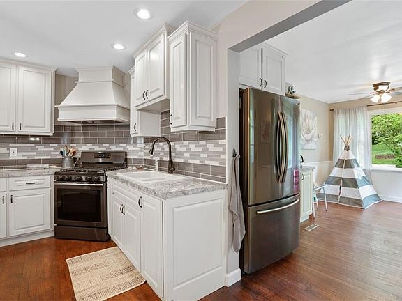 5th image of 230 Neff Dr