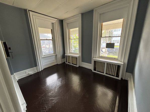 811 W Main St APT 1