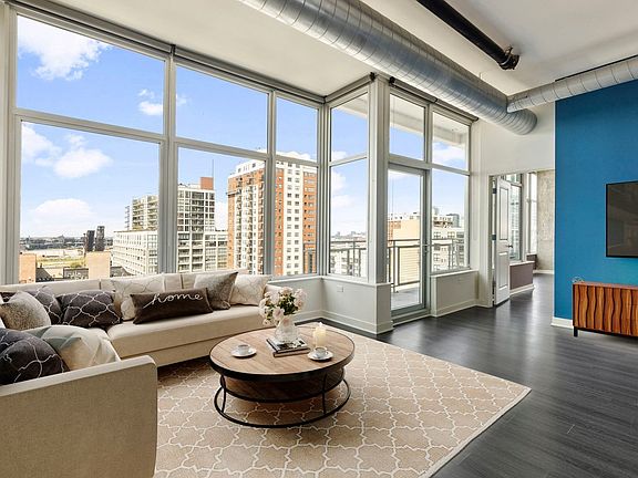 3rd image of 50 E 16th St Unit 1315
