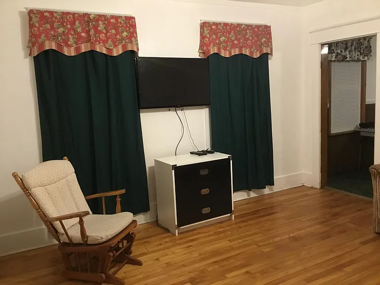 1021 Downer Ave — Photo 13