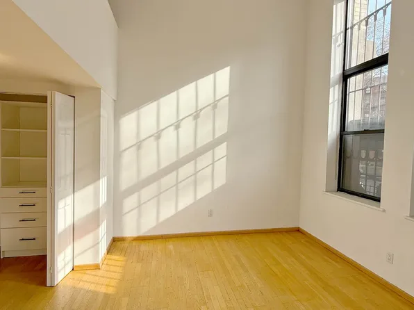 371 Madison Street image 4 of 17