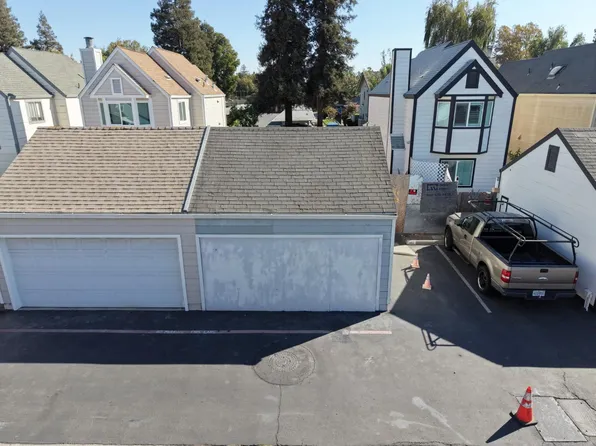 402 Golf Cir E, Manteca, CA 95337