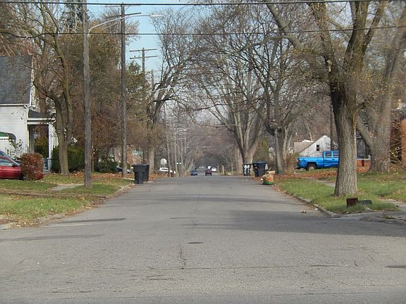 5th image of 14828 Rosemont Ave