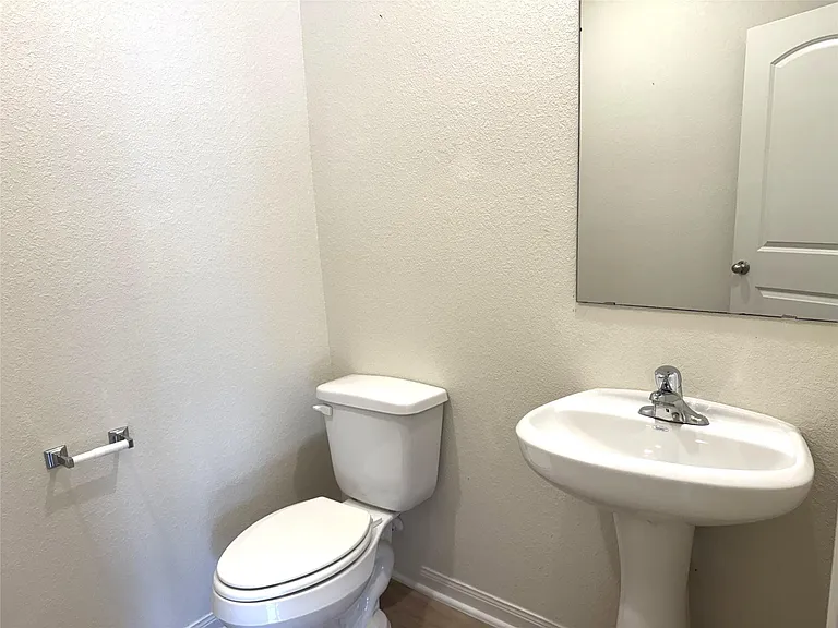 1001 Riverdale Cv — Photo 3