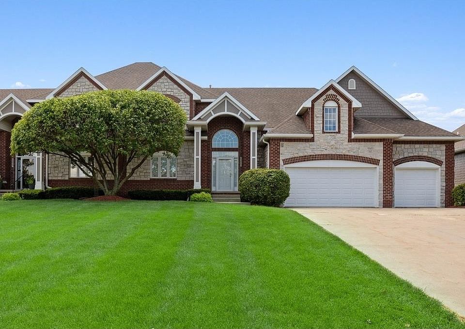 1st image of 1211 Glen Oaks Dr