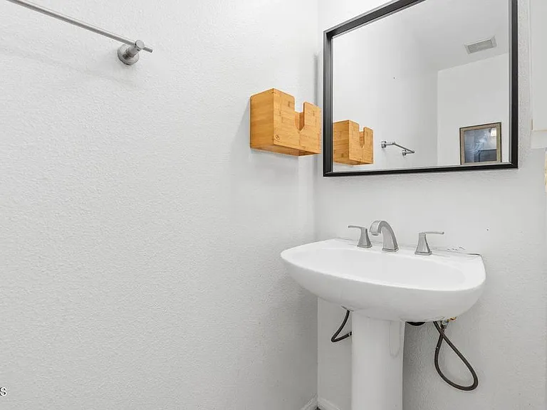 2871 Ashley Dr — Photo 15