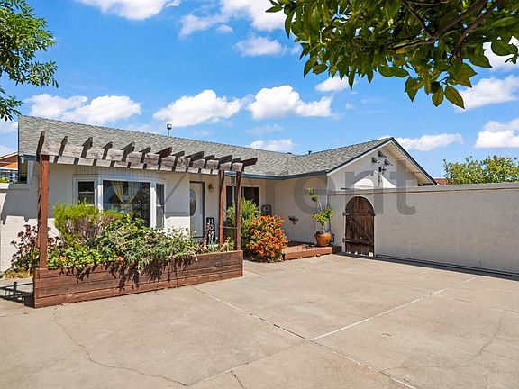 5th image of 7525 Hazelnut Dr
