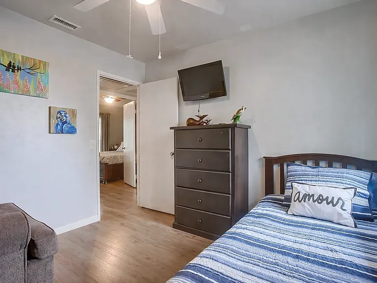 1140 Harding St — Photo 17