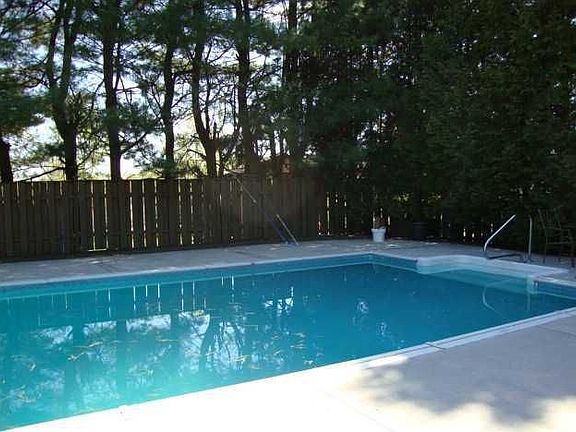 4th image of 5 Little Brook Ct