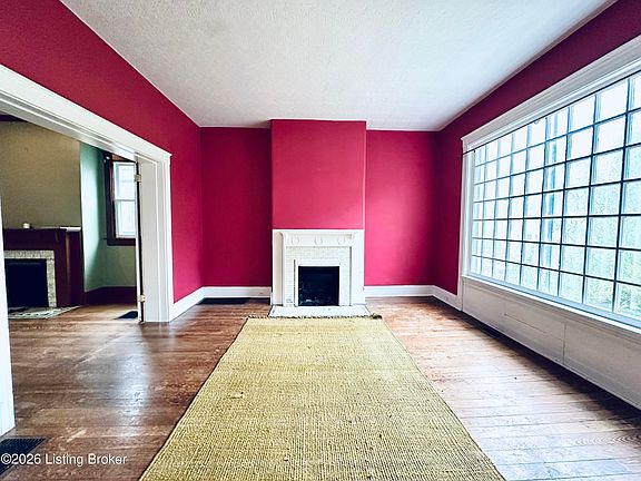 4th image of 1026 E Breckinridge St